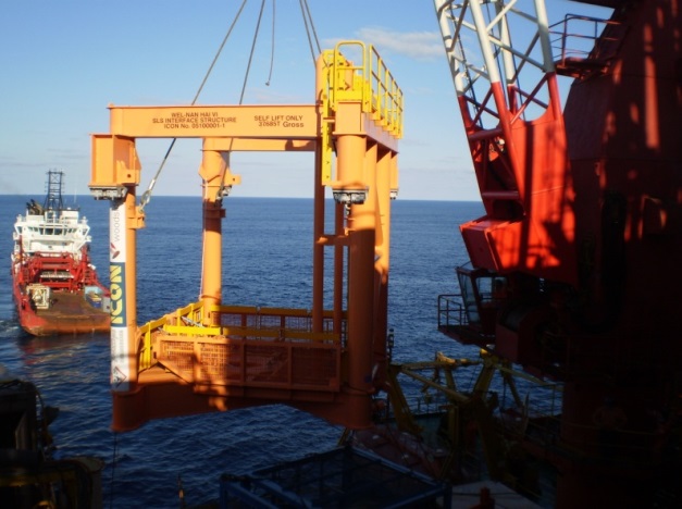 Lifting IFS over starboard aft quarter of Nan Hai VI MODU.jpg